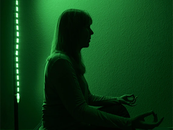 Green Light Therapy Shown to Reduce Migraine Frequency, Intensity