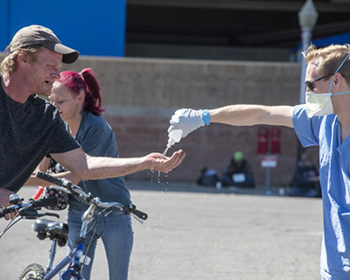 UArizona Medical Students Rally to Help Tucson’s Homeless Amid Pandemic