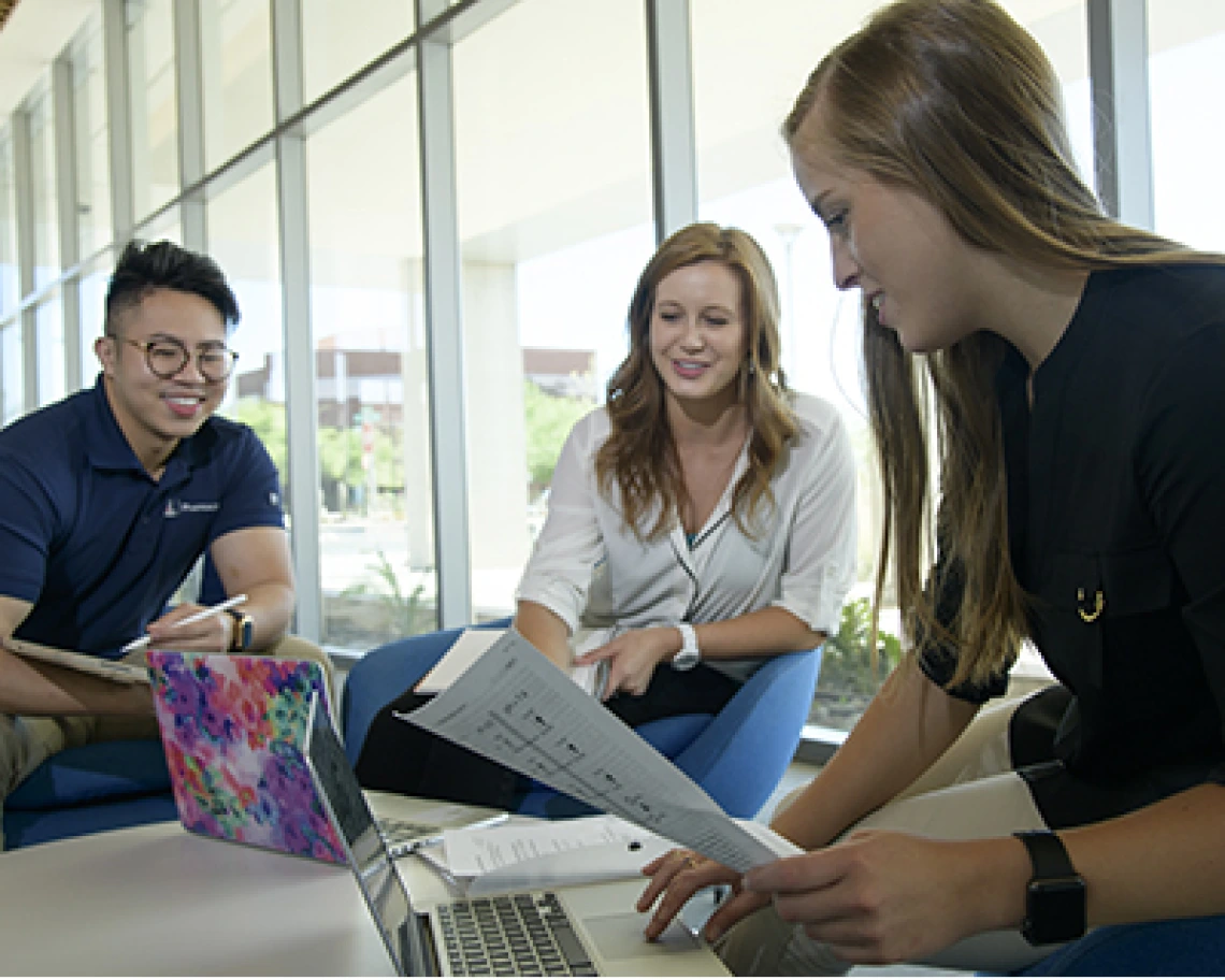 Addressing Gaps in Care, UArizona Health Sciences Offers Dual Pharmacy-Nursing Degree with Family Nurse Practitioner Add-on